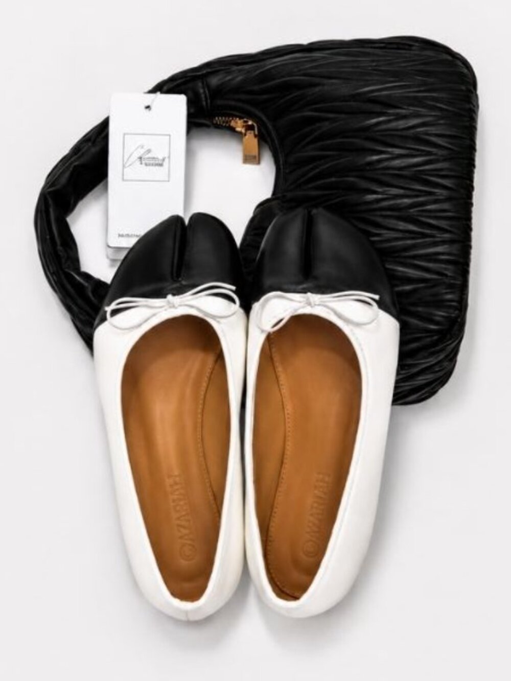 TABI CREAM / BLACK TABIS SPLIT TOE FLATS - Picture 8 of 9